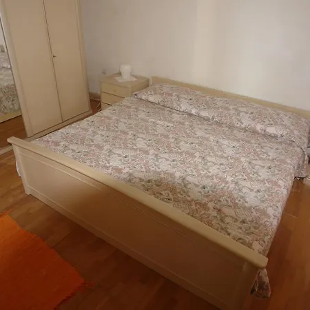 Robinson Karmen Appartement *